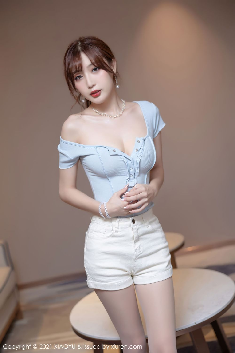 美女模特林星阑 - 肉色丝袜+热裤系列灵动写真