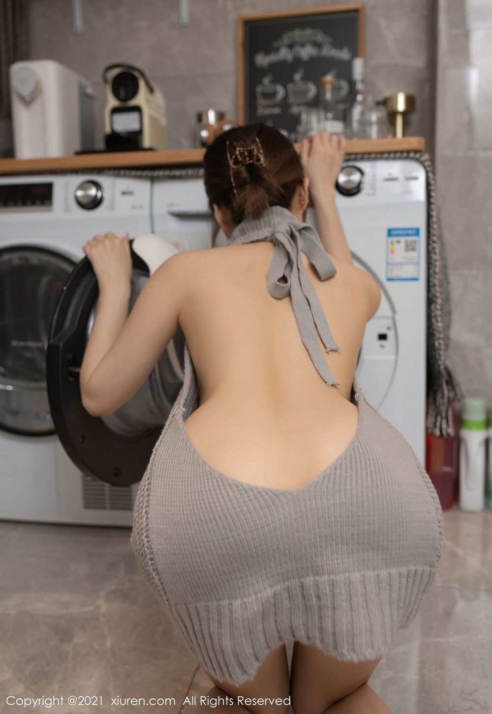 美女模特鱼子酱Fish - 开背毛衣+洗衣机维修主题写真