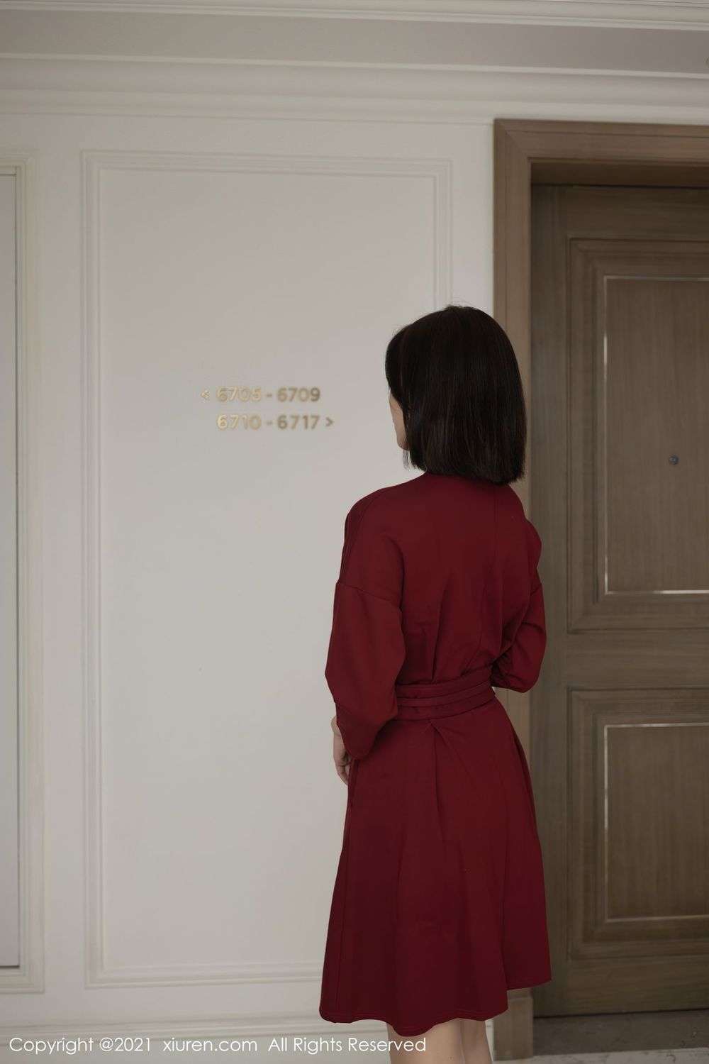 模特安然Maleah - 红色服饰+人妻主题性感写真
