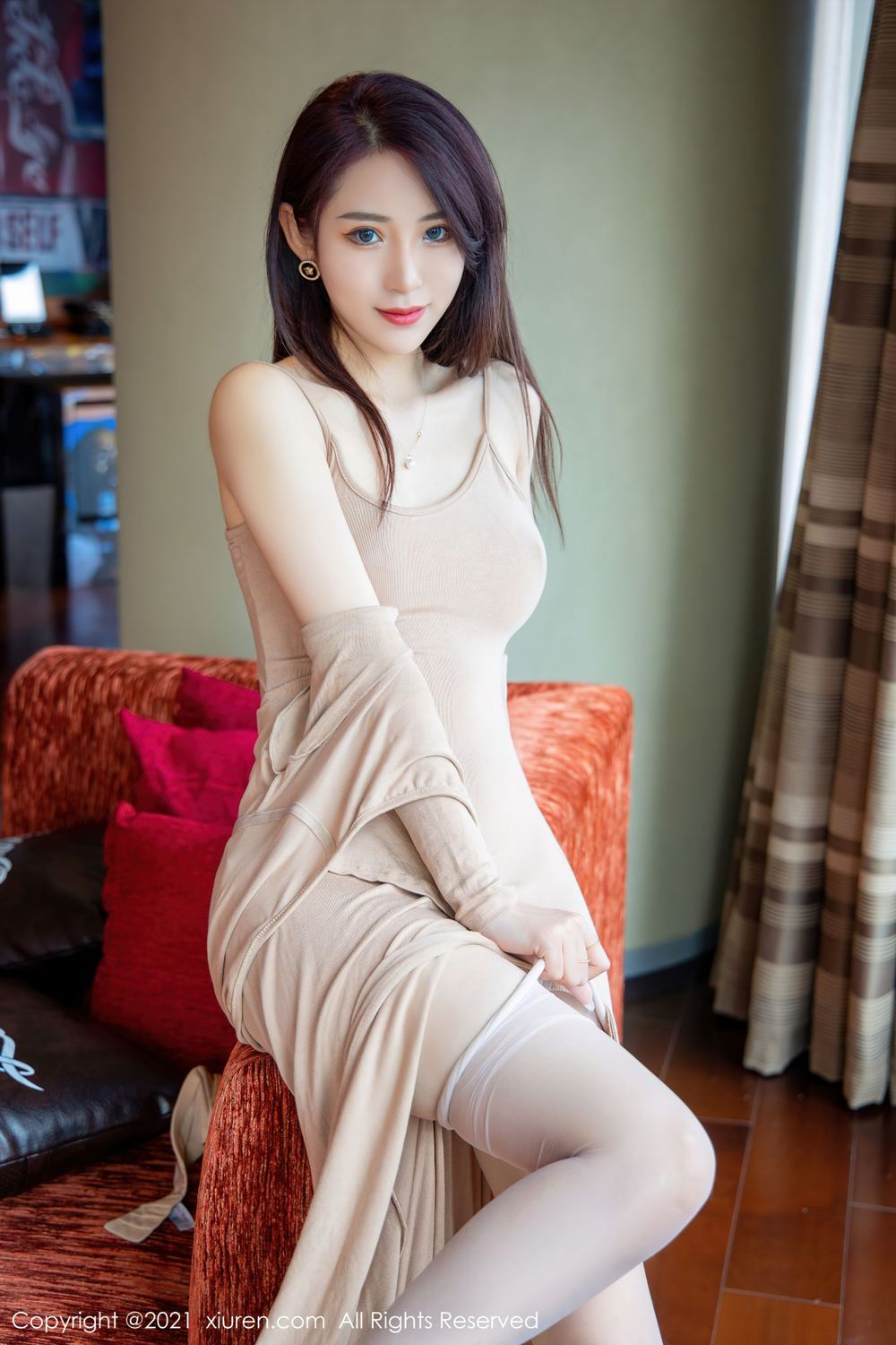 丽质模特周慕汐baby - 婀娜长裙+极致肉丝性感写真