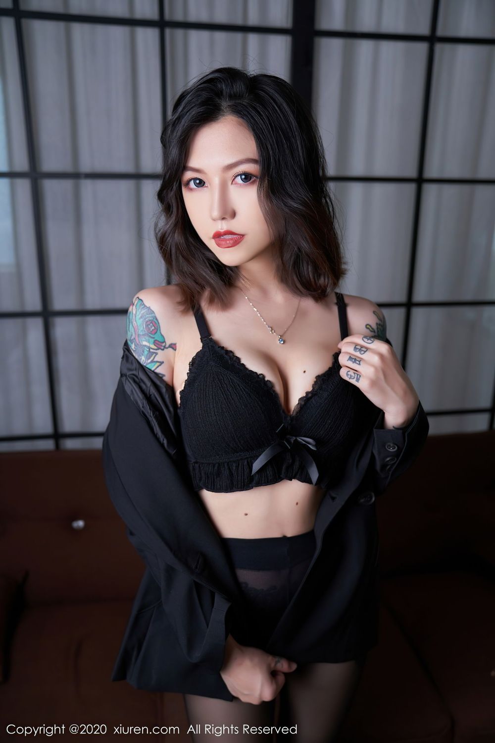 新人模特舌尖上的菊花Ace - 都市+黑丝系列首套写真