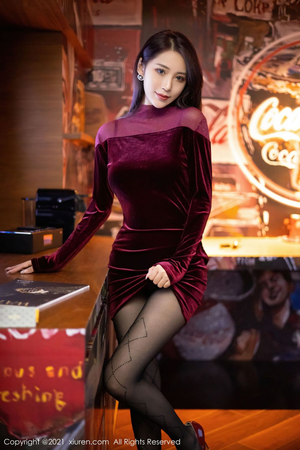 丽质模特周慕汐baby - 猩红礼裙+魅惑黑丝系列写真