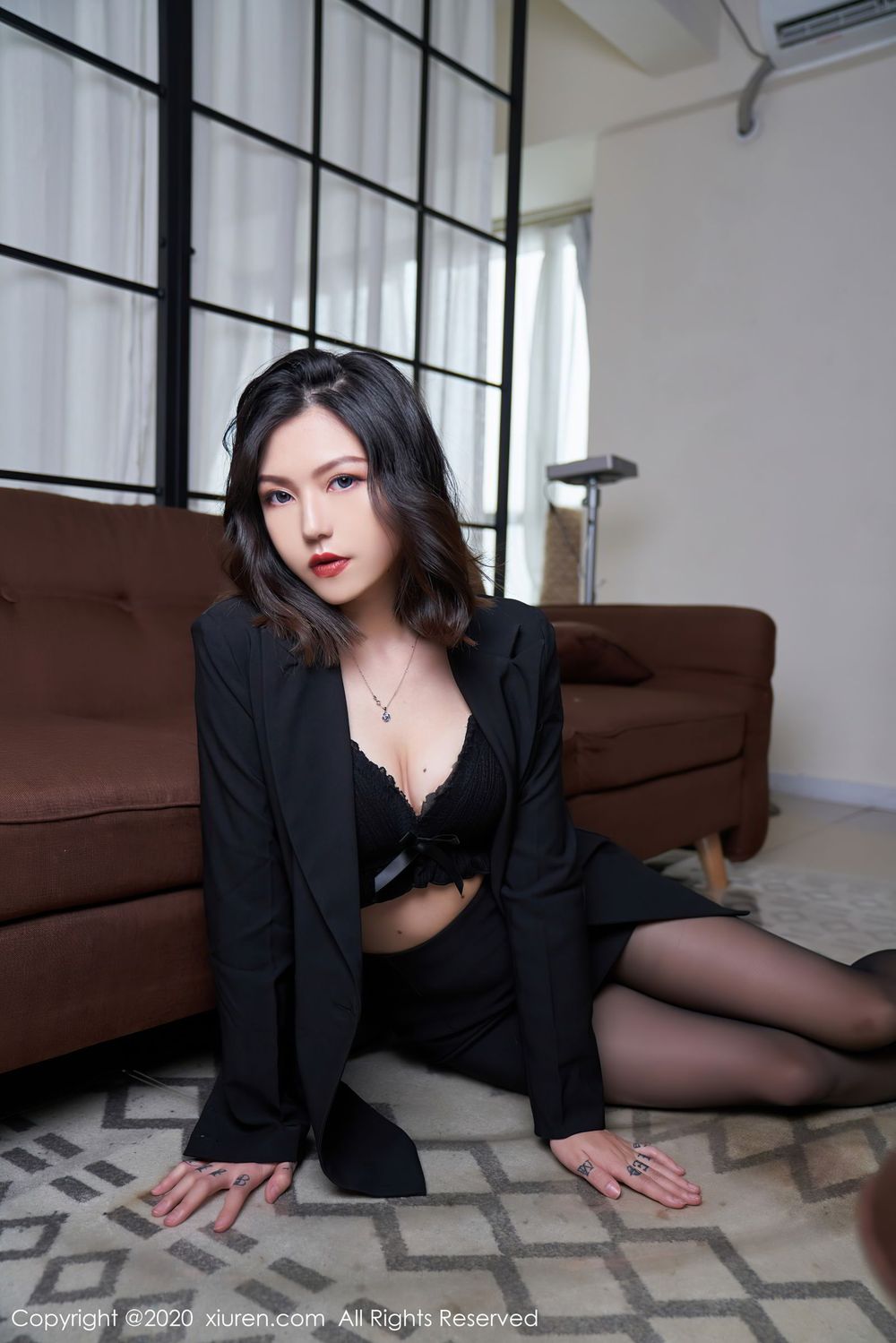 新人模特舌尖上的菊花Ace - 都市+黑丝系列首套写真