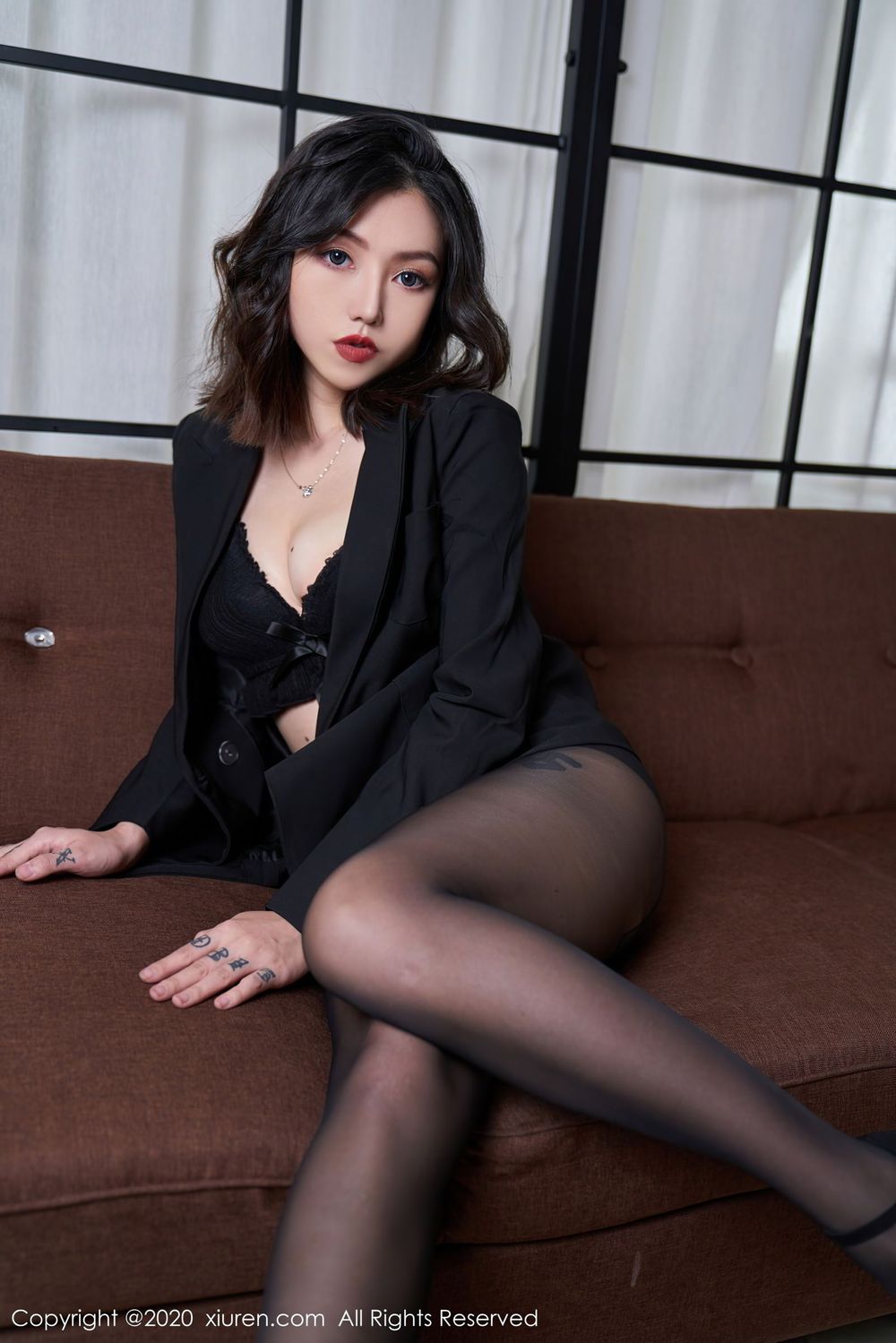 新人模特舌尖上的菊花Ace - 都市+黑丝系列首套写真