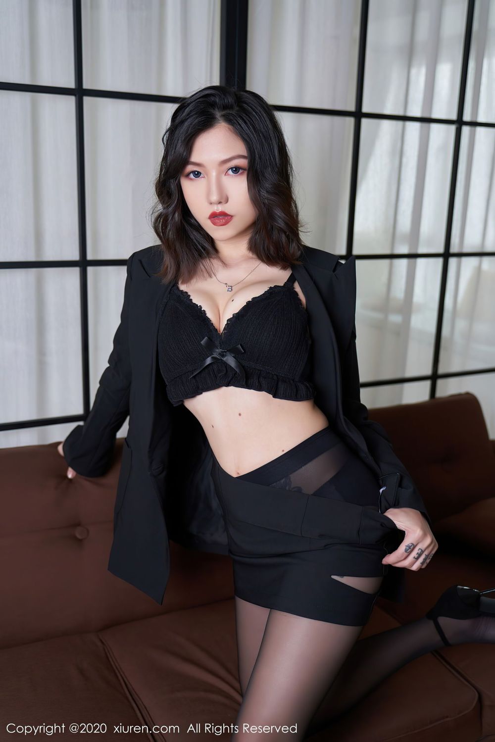 新人模特舌尖上的菊花Ace - 都市+黑丝系列首套写真