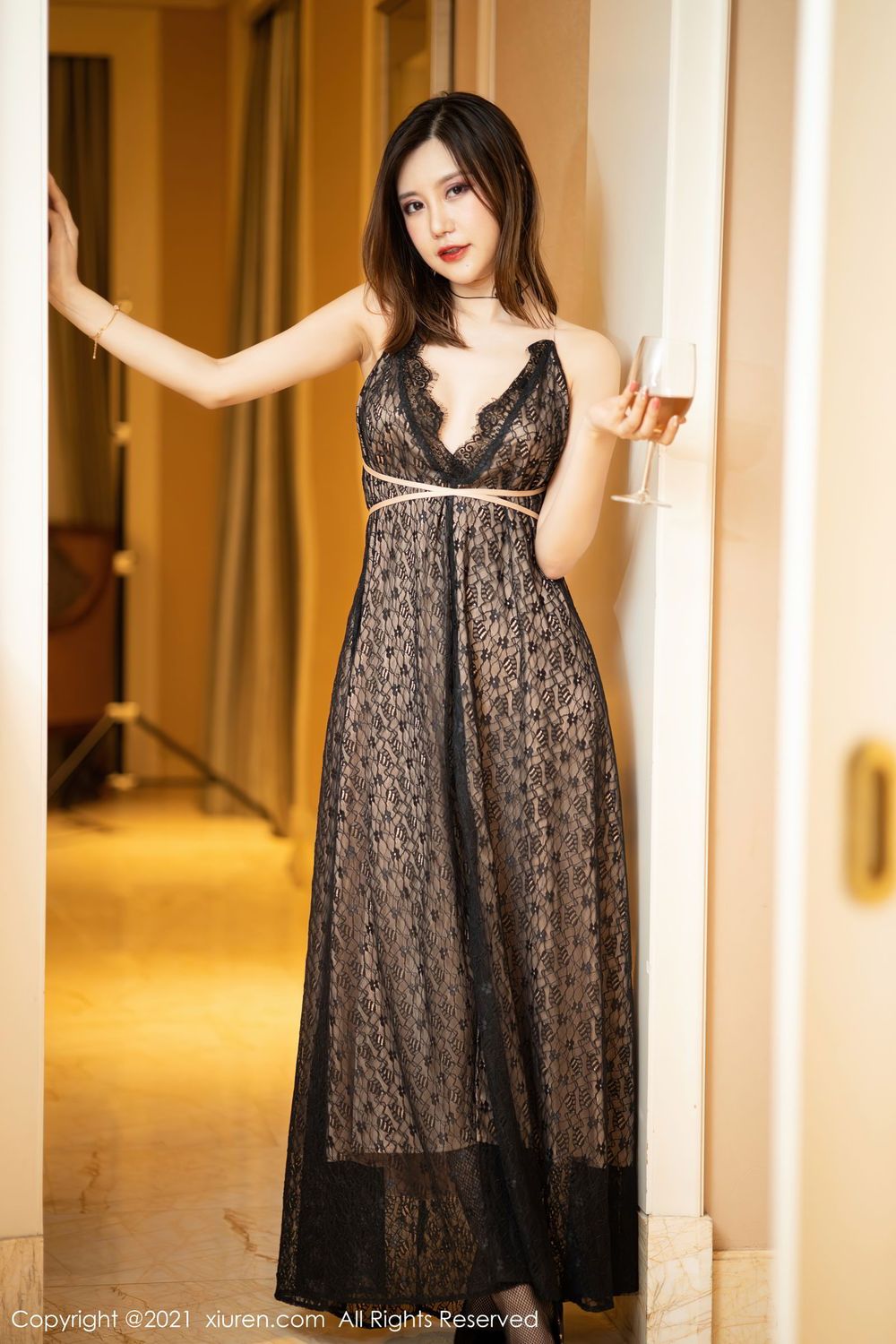 性感女神绮里嘉Carina - 黑丝网袜系列复出心愿旅拍