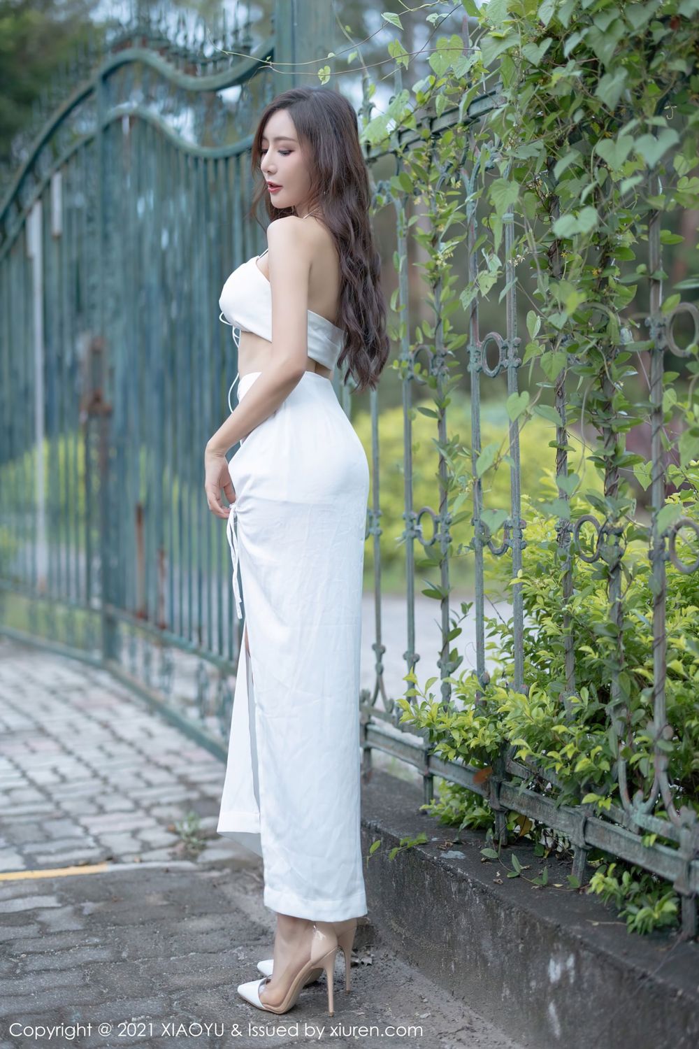 性感女神王馨瑶yanni - 白色长裙+时尚外拍写真