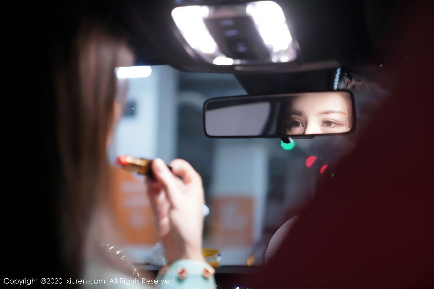 美女模特诗诗kiki - 时尚车拍+网袜系列惹火写真