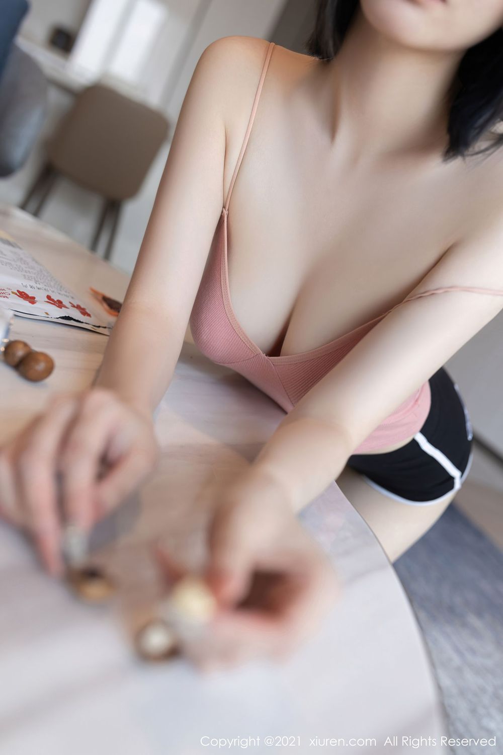 美女模特安然Maleah - 都市OL+借宿主题写真