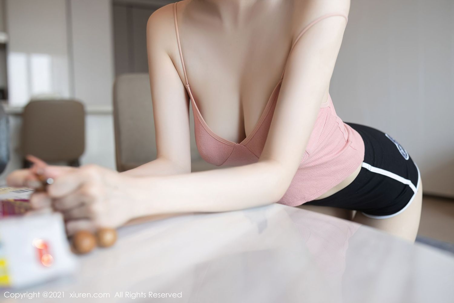 美女模特安然Maleah - 都市OL+借宿主题写真