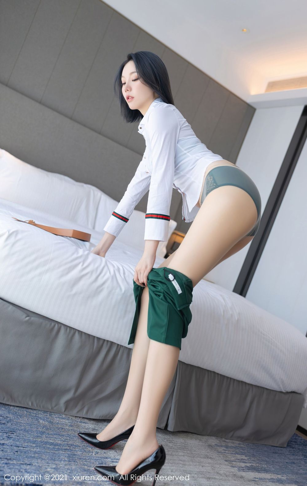 美女模特安然Maleah - 都市OL+借宿主题写真