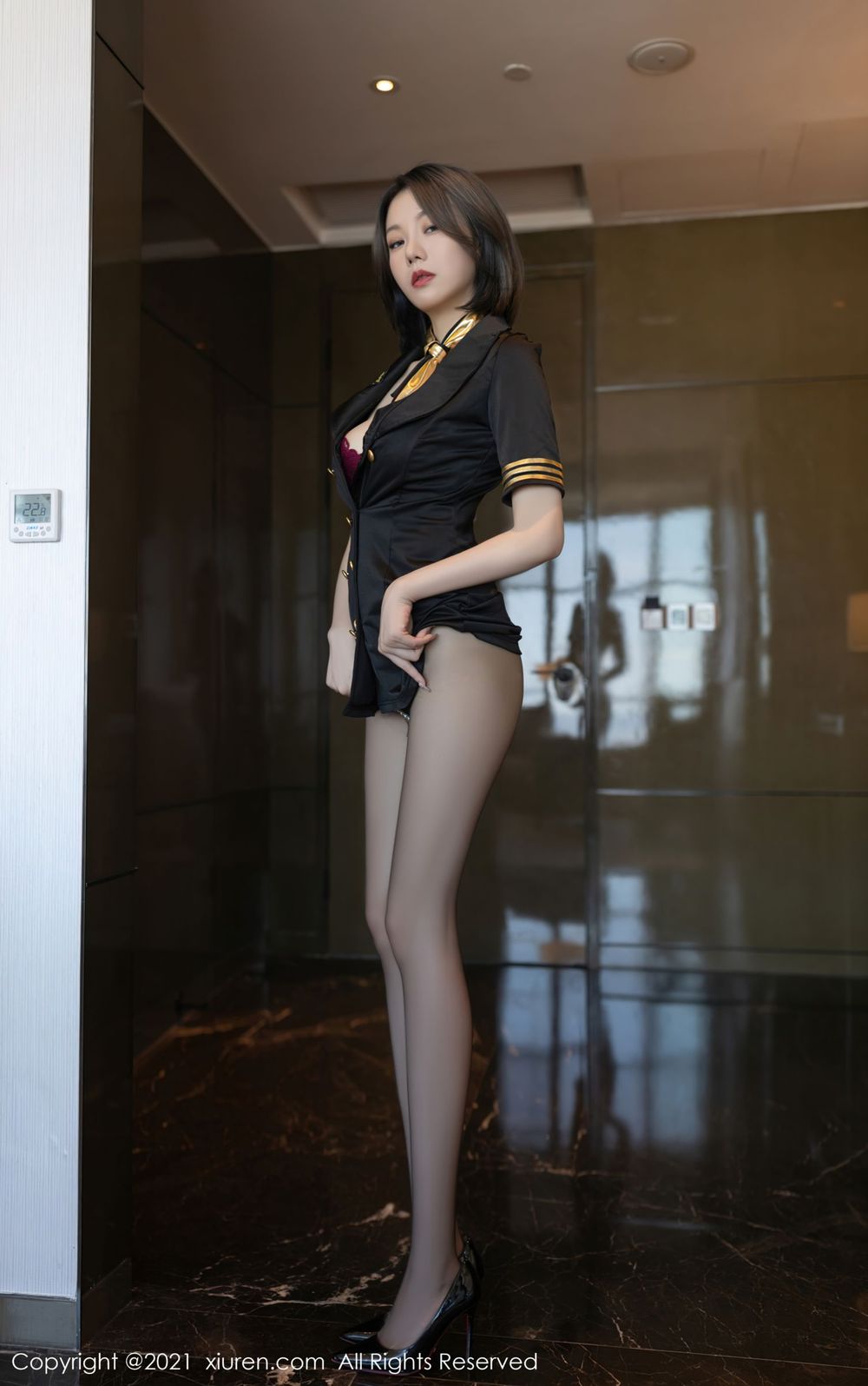 美女模特安然Maleah - 空姐制服+黑丝系列重庆旅拍