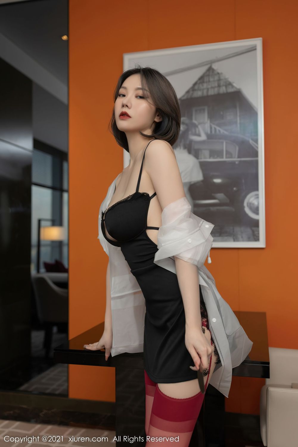 美女模特安然Maleah - 红色丝袜高冷气质重庆旅拍