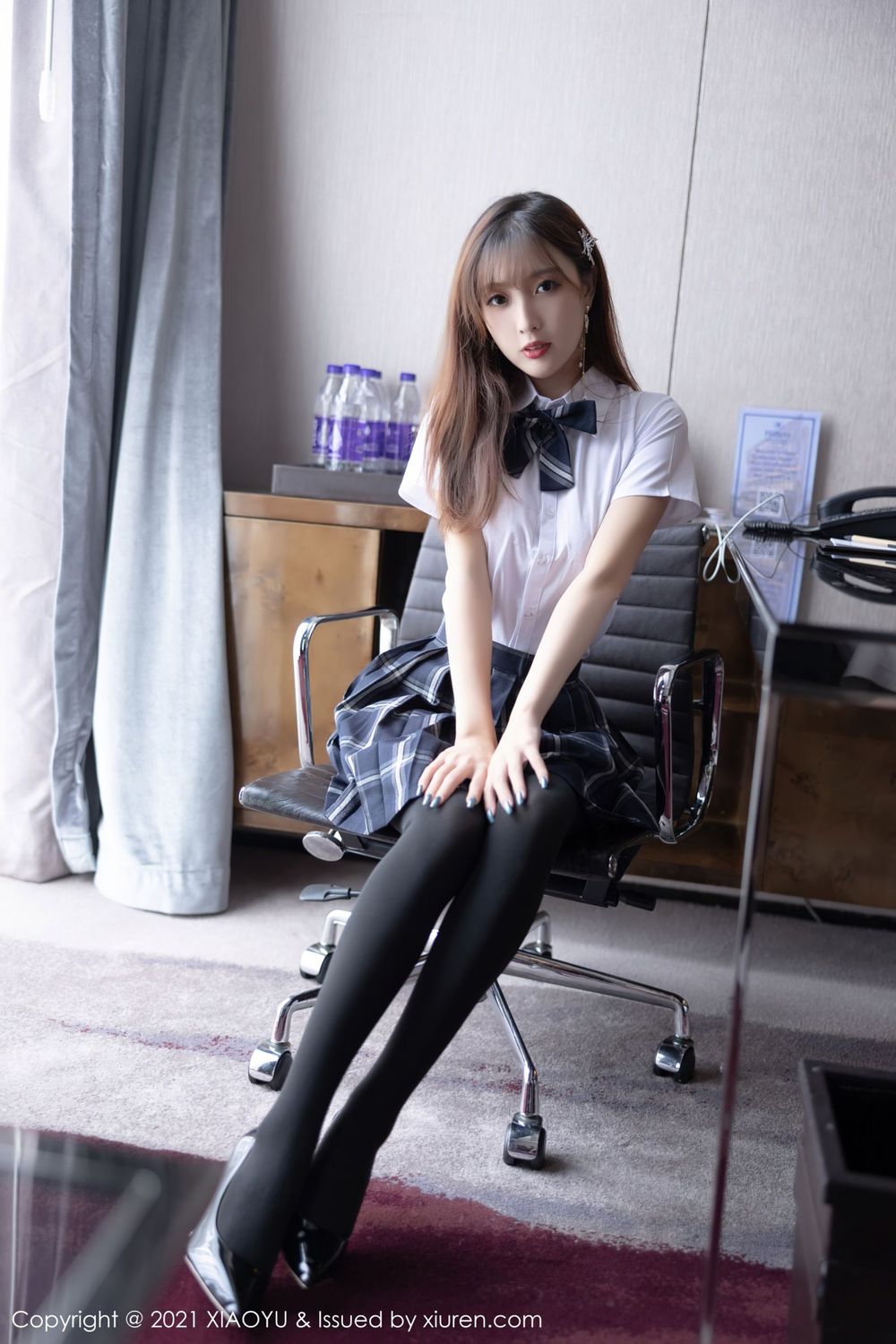 美女模特林星阑 - 白衬衣+黑丝系列足量写真