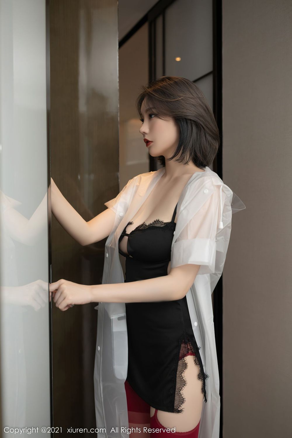 美女模特安然Maleah - 红色丝袜高冷气质重庆旅拍