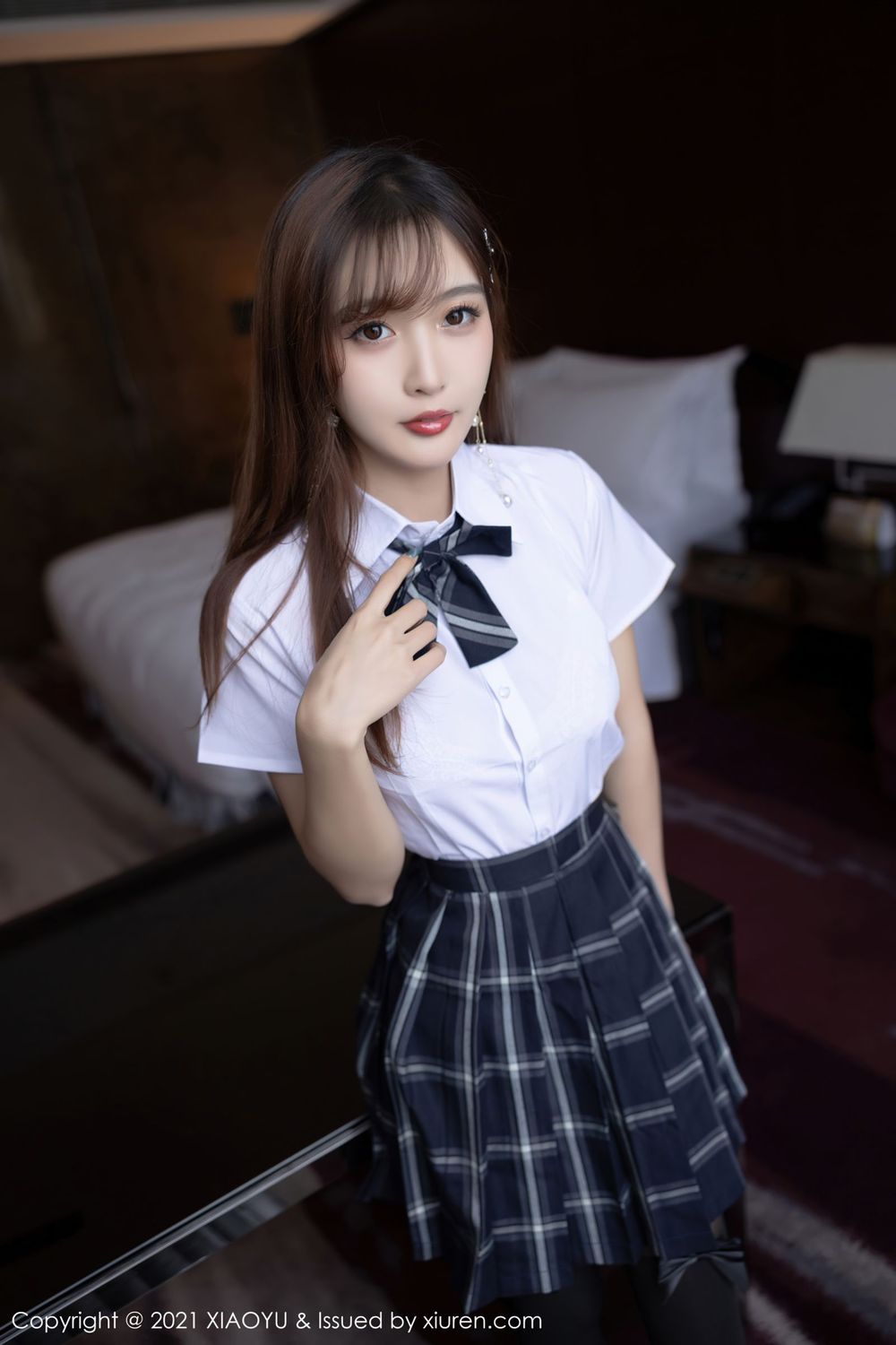 美女模特林星阑 - 白衬衣+黑丝系列足量写真