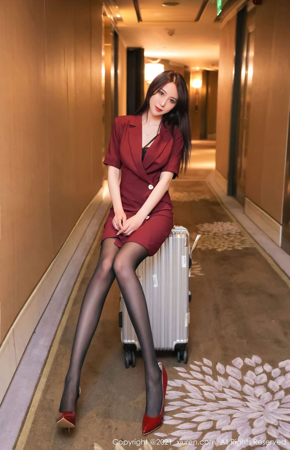 丽质模特周慕汐baby - 空姐制服+黑丝酒店系列写真