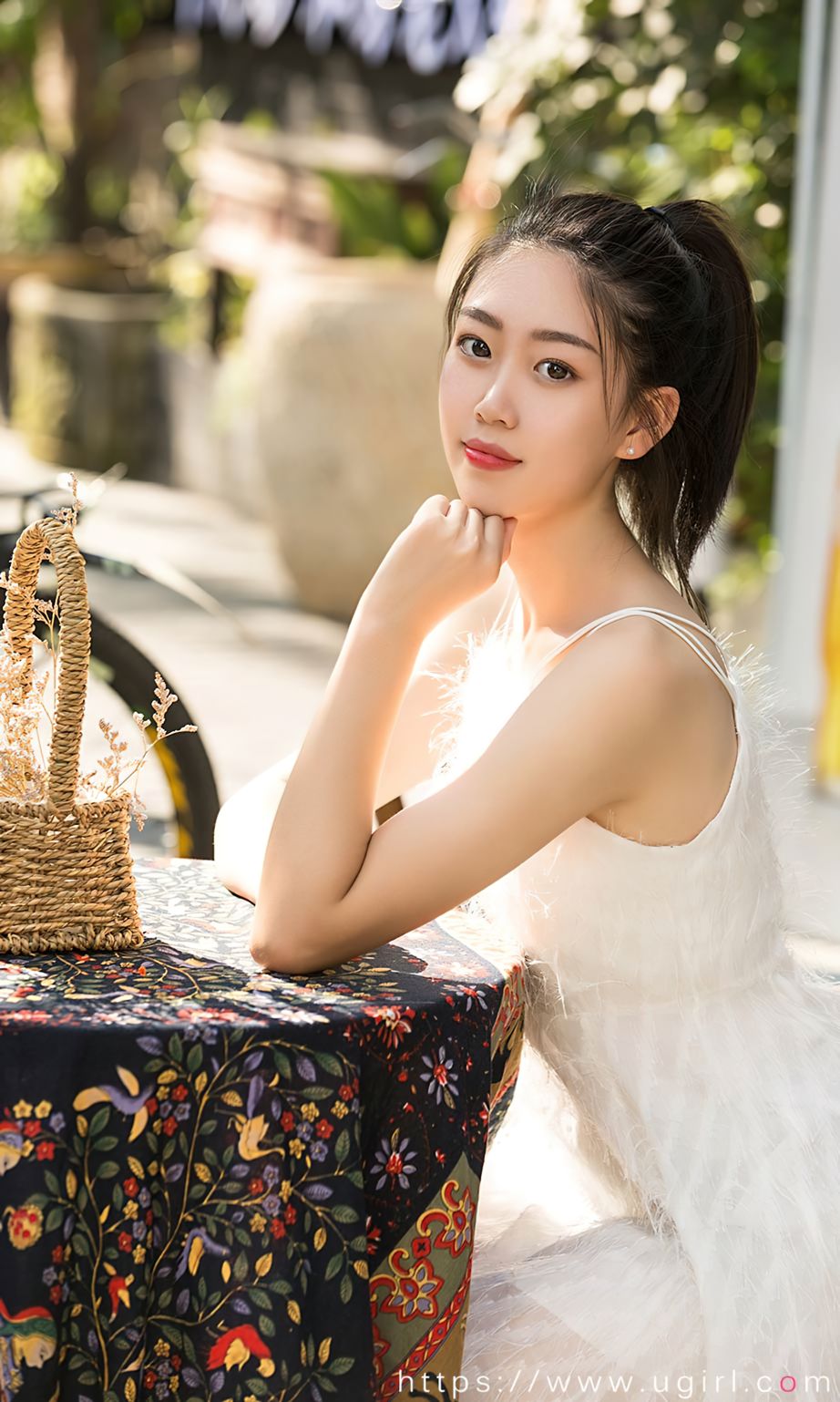 美女模特小雪儿 - 多套服饰+甜妹日志主题写真