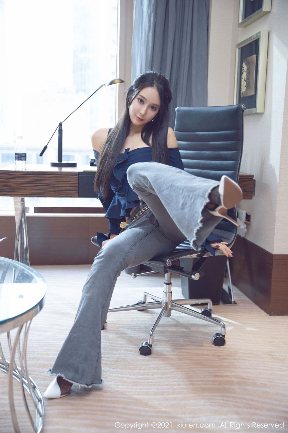 美女模特蓝夏Akasha - 牛仔长裤+黑丝系列写真
