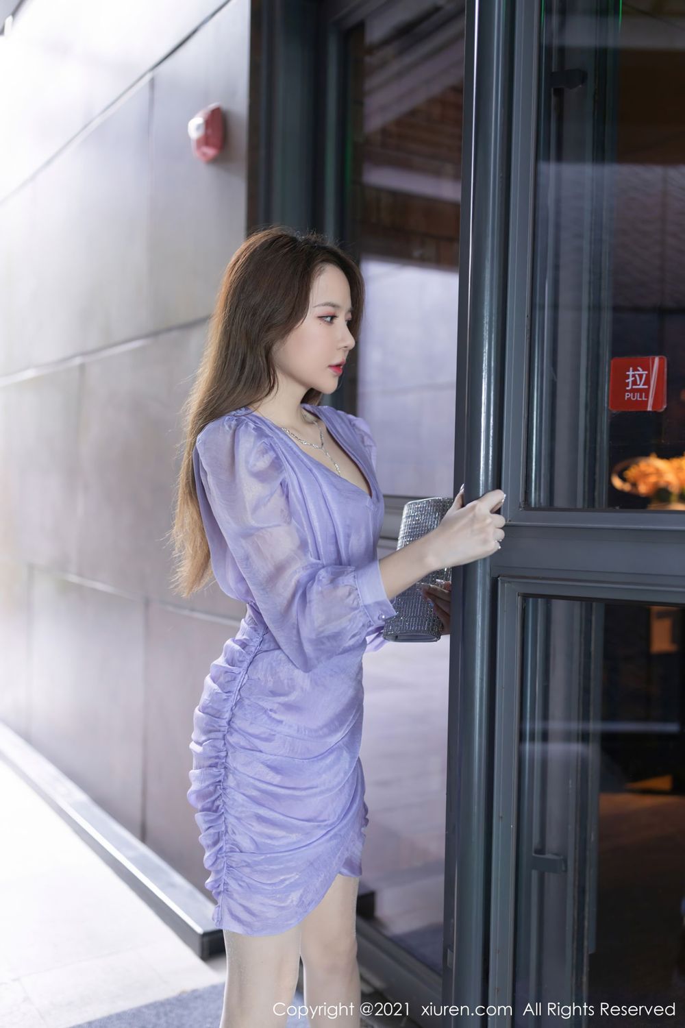 美女模特鱼子酱Fish - 情迷紫色服饰系列性感写真