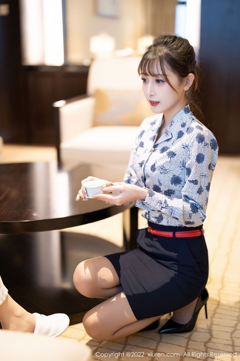美女模特林星阑 - 空姐制服+深色短裙系列写真