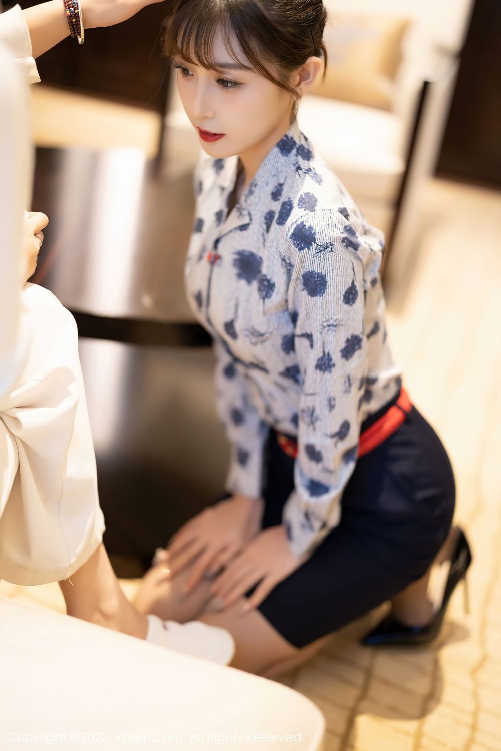美女模特林星阑 - 空姐制服+深色短裙系列写真