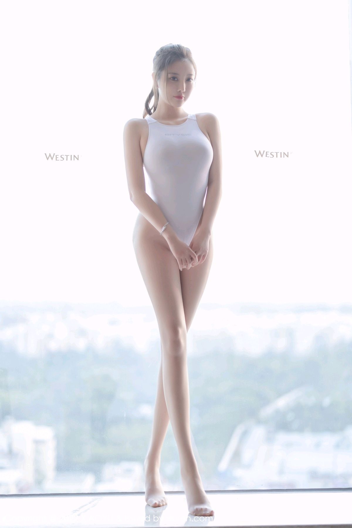 性感女神杨晨晨Yome - 白色上衣+丝袜系列写真