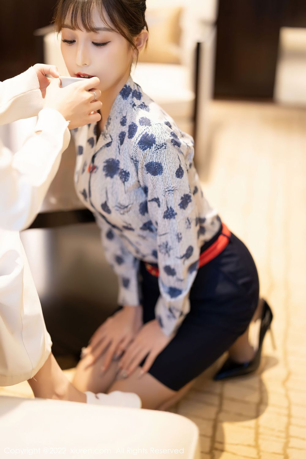 美女模特林星阑 - 空姐制服+深色短裙系列写真