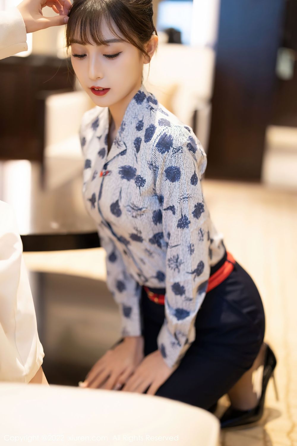 美女模特林星阑 - 空姐制服+深色短裙系列写真