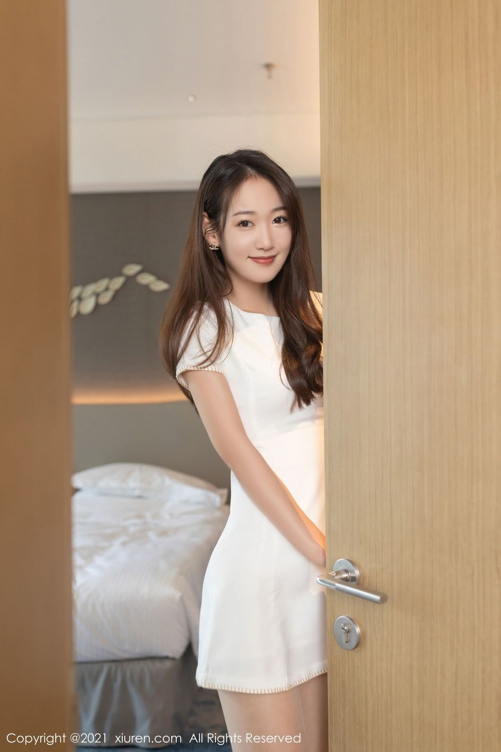 美女模特唐安琪 - 借宿学长家主题娇媚写真