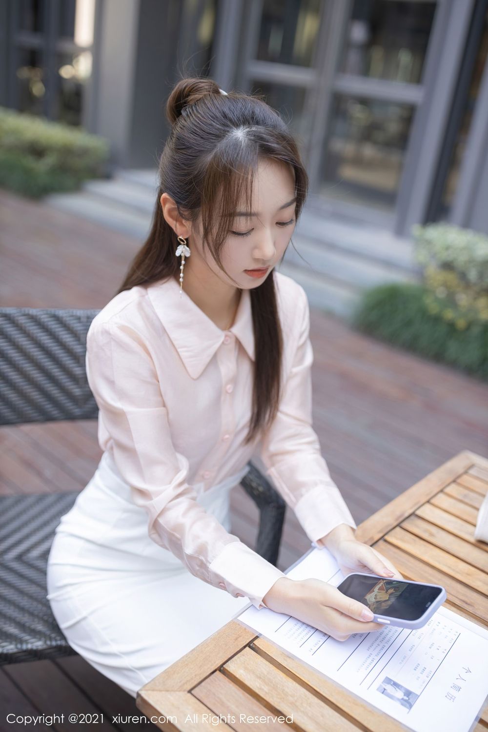 美女模特唐安琪 - 经济拮据找工作主题套图