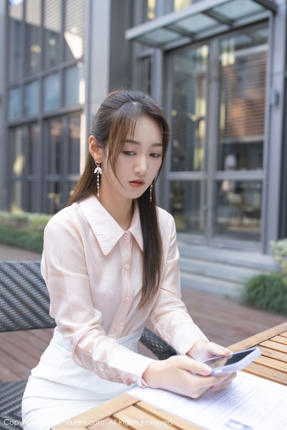 美女模特唐安琪 - 经济拮据找工作主题套图