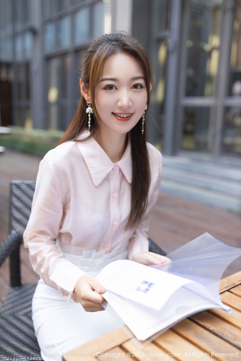 美女模特唐安琪 - 经济拮据找工作主题套图