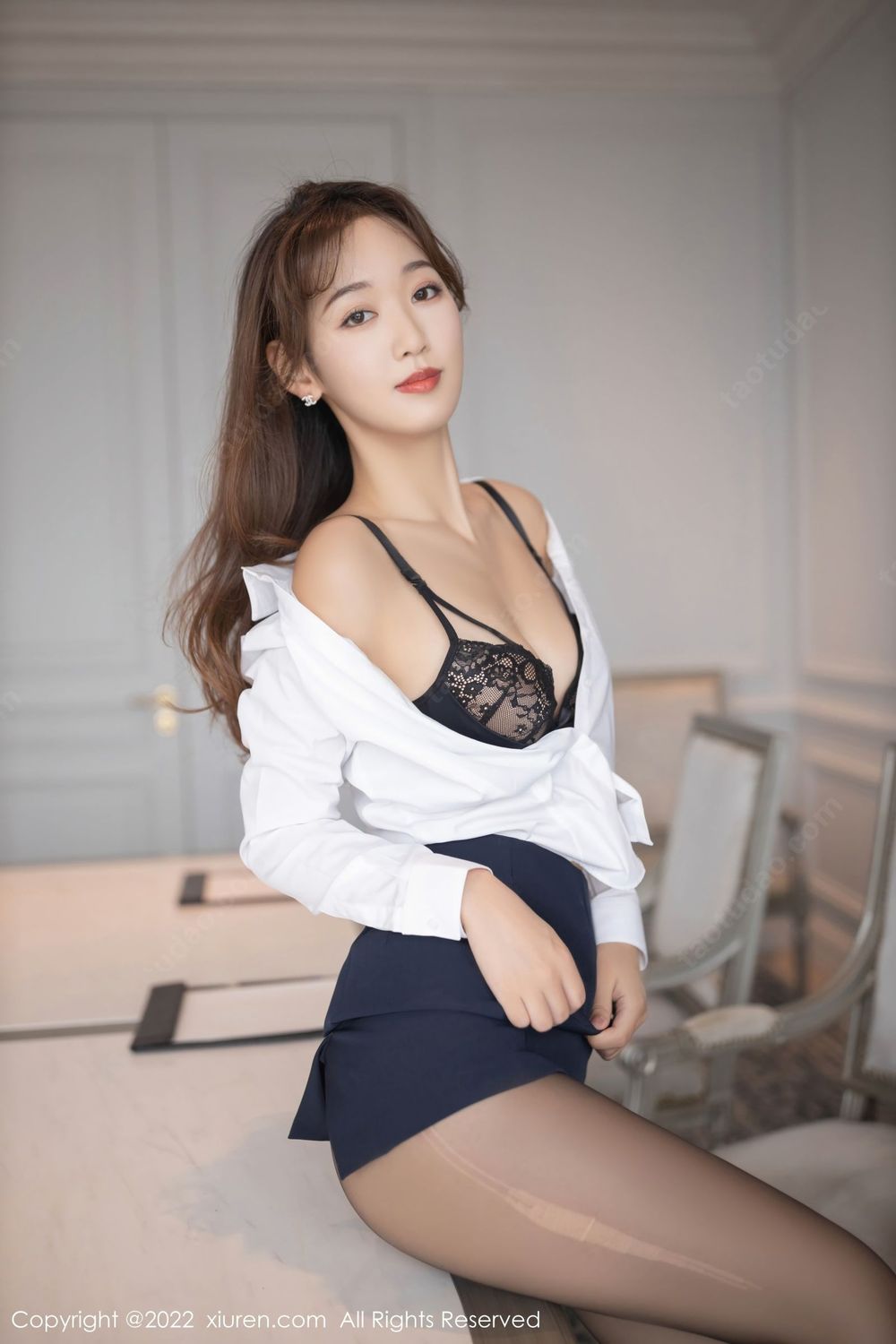 美女模特唐安琪 - 职场OL+会议室场景性感写真