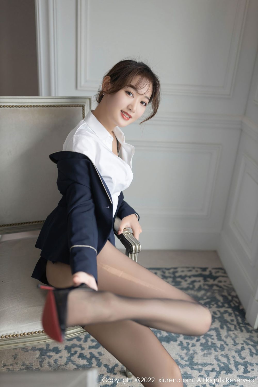 美女模特唐安琪 - 职场OL+会议室场景性感写真