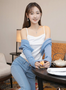 [XiuRen秀人网] 美女模特唐安琪 - 清透上衣+牛仔裤系列写真 No.4582