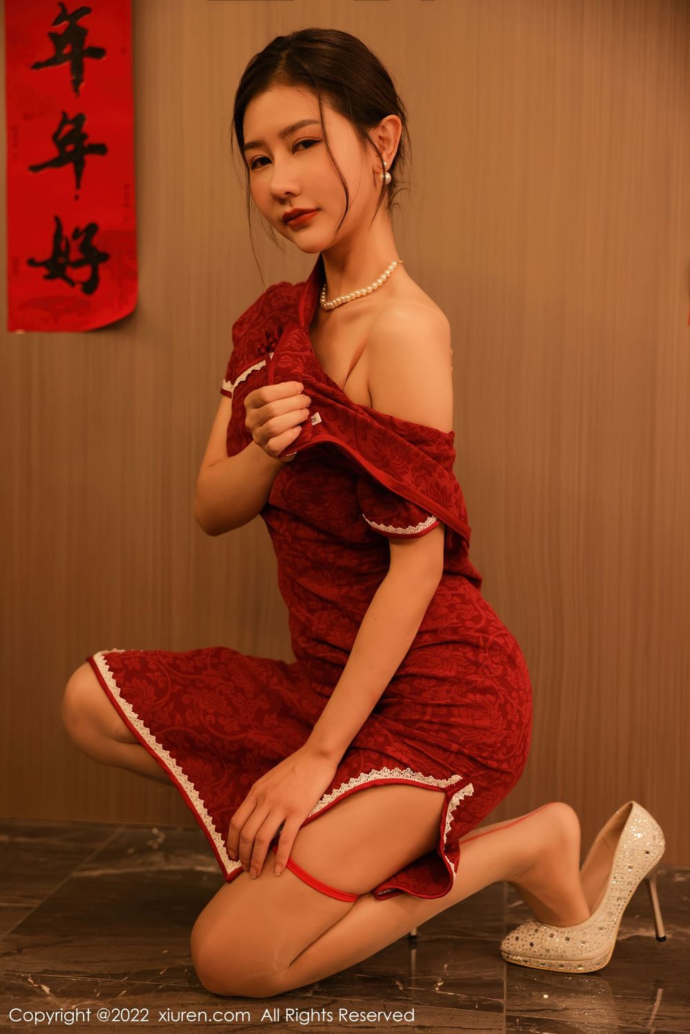 美女模特尹甜甜 - 旗袍装束+新年主题性感写真