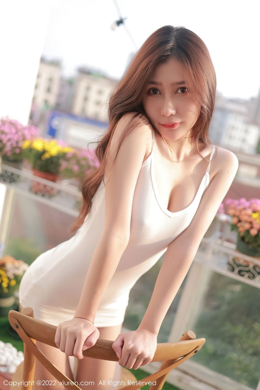 美女模特尹甜甜 - 白色轻透上衣+户外系列写真
