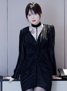[XiuRen秀人网] 美女模特Arude薇薇 - 黑色短裙+黑丝系列写真 No.4080