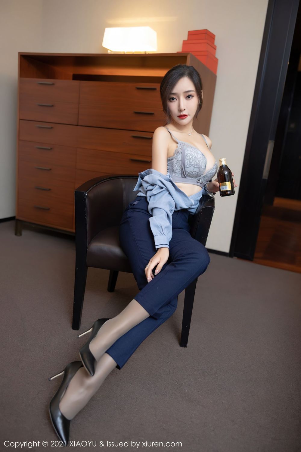 性感女神王馨瑶yanni - 职场OL+丝袜系列写真