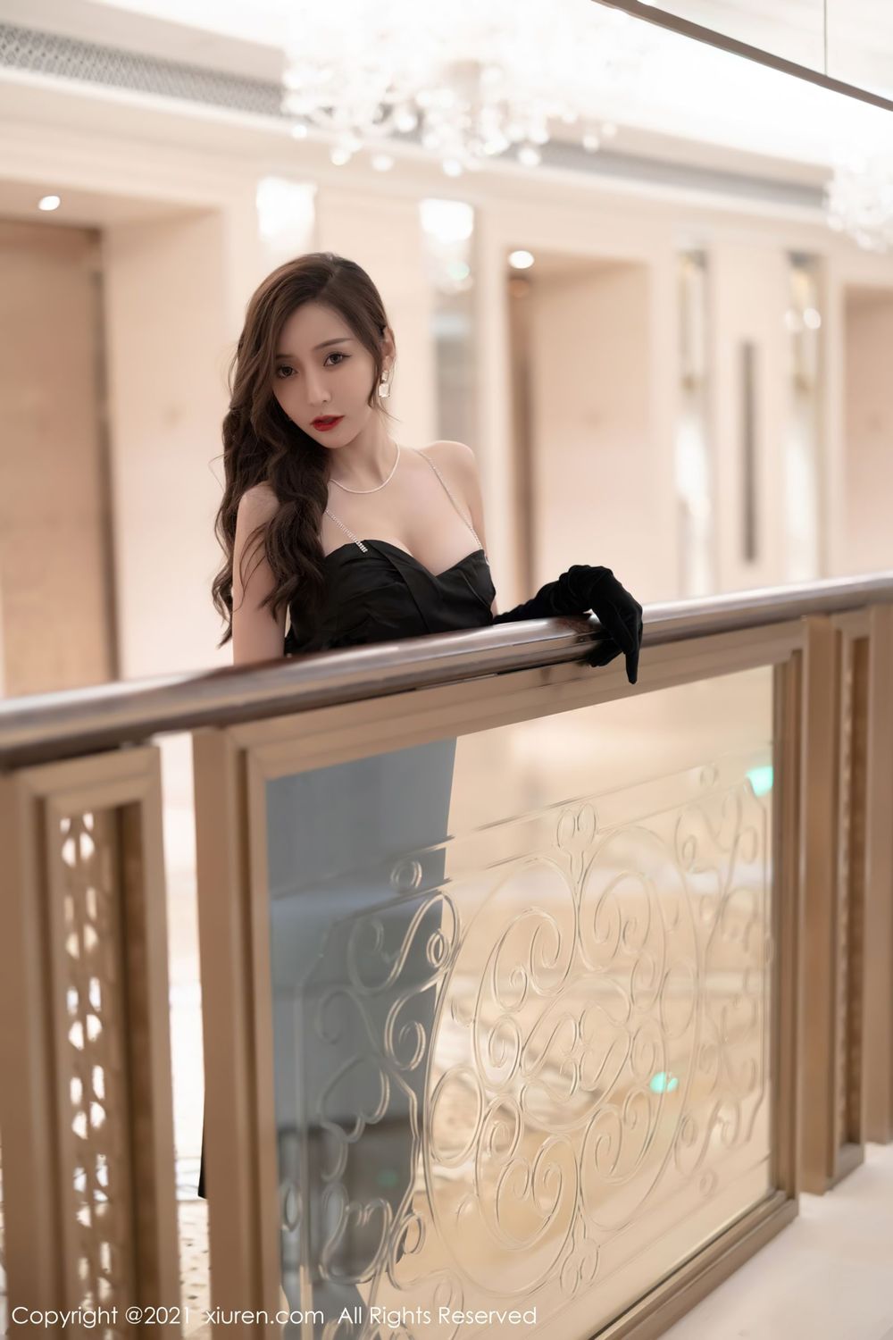 性感女神王馨瑶yanni - 现代礼服+魅惑黑丝深圳旅拍