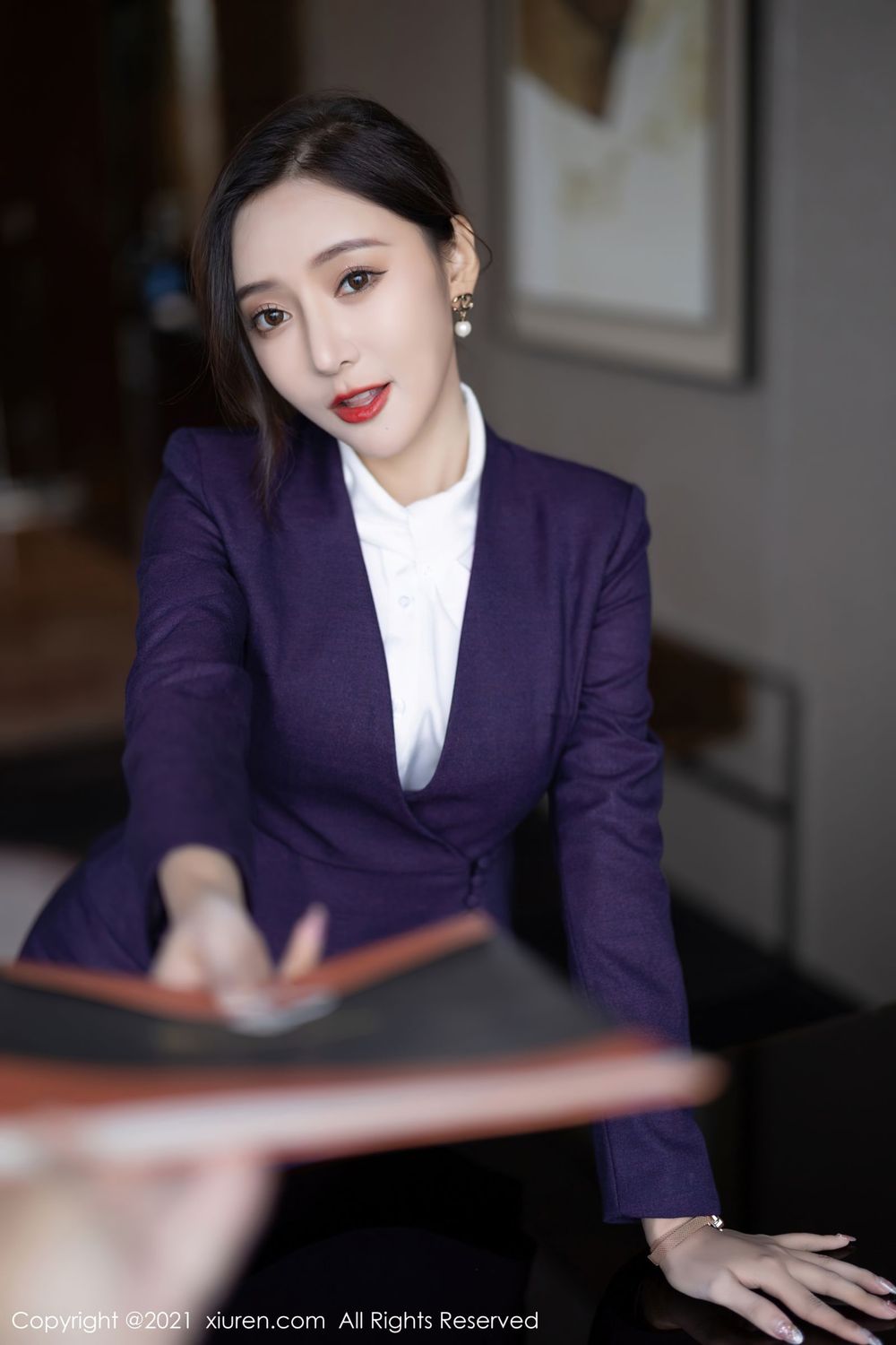 性感女神王馨瑶yanni - 职场OL+黑丝系列写真