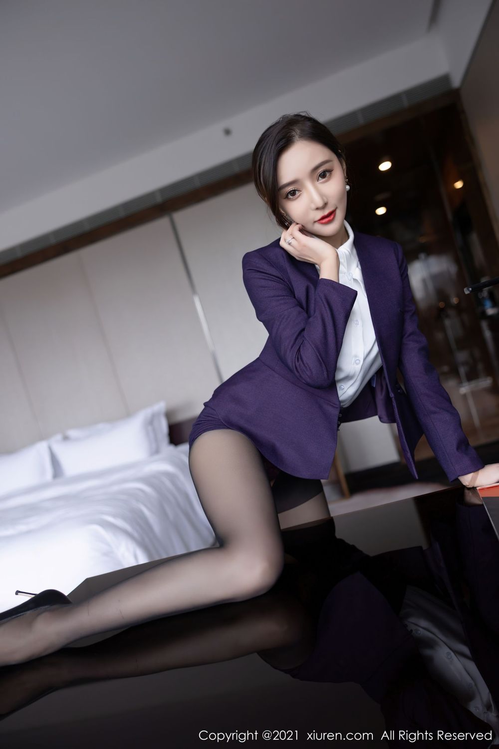 性感女神王馨瑶yanni - 职场OL+黑丝系列写真