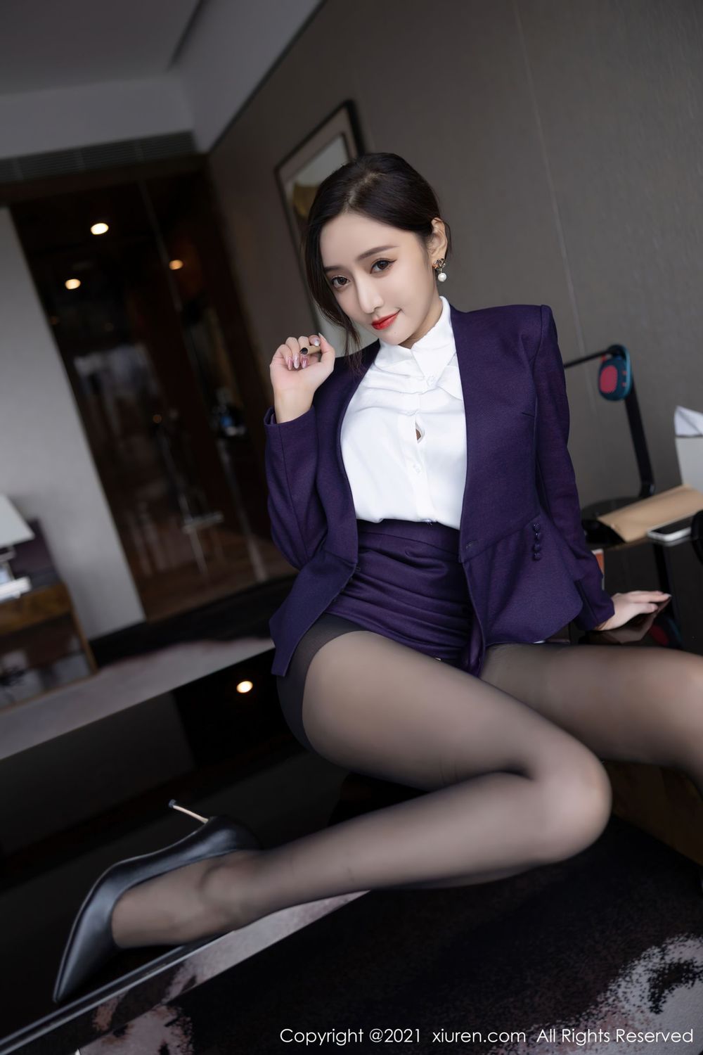 性感女神王馨瑶yanni - 职场OL+黑丝系列写真