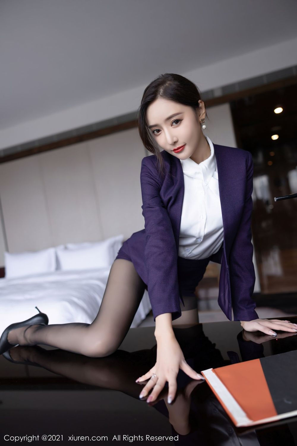 性感女神王馨瑶yanni - 职场OL+黑丝系列写真