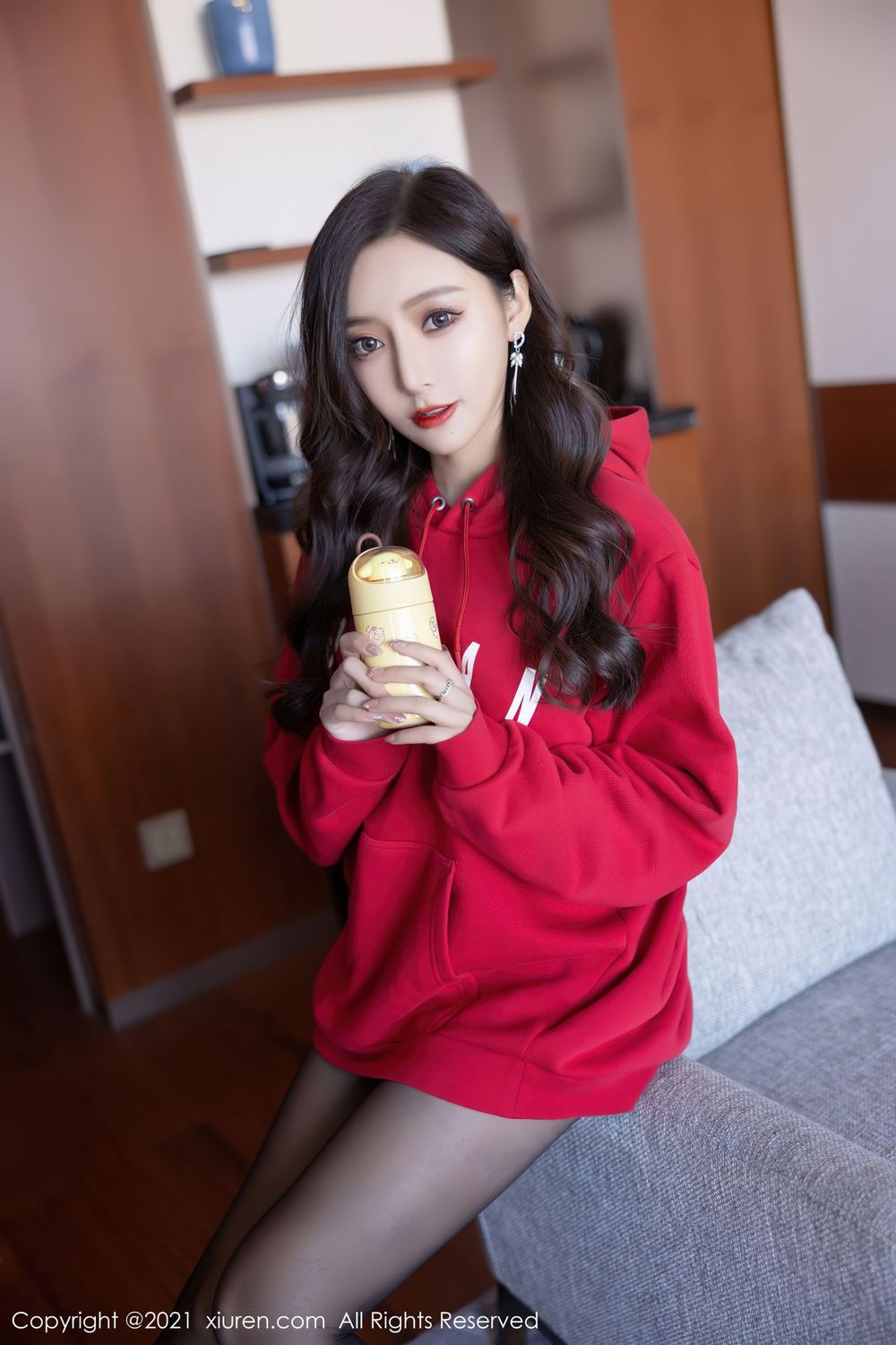 性感女神王馨瑶yanni - 红色卫衣+黑丝系列写真