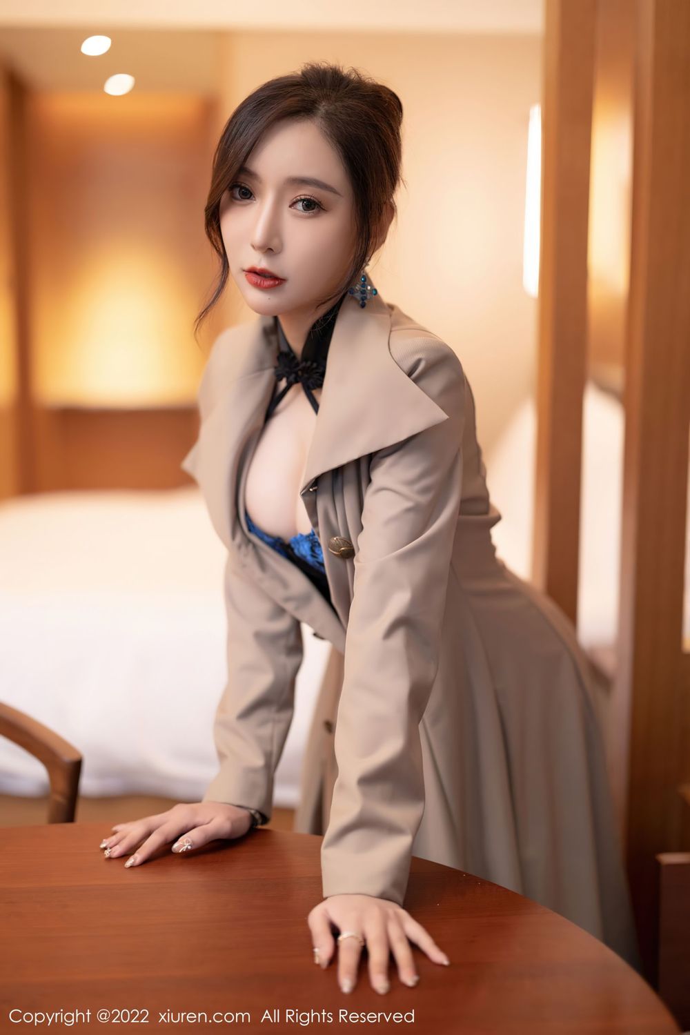 性感女神王馨瑶yanni - 杏色风衣+黑丝系列写真