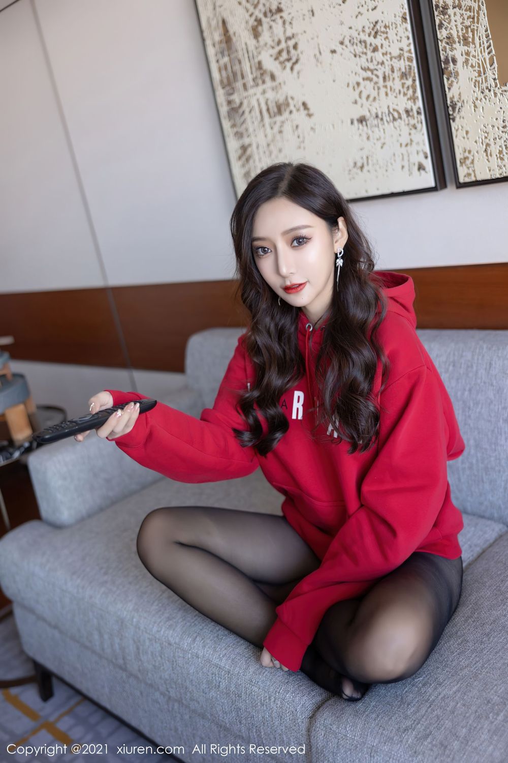 性感女神王馨瑶yanni - 红色卫衣+黑丝系列写真
