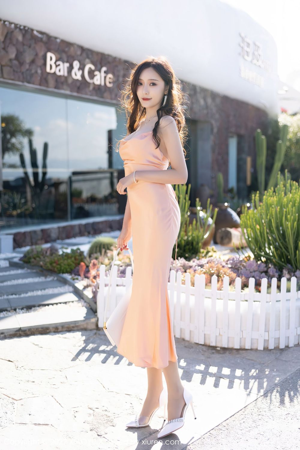 性感女神王馨瑶yanni - 杏橙双色花裙云南写真