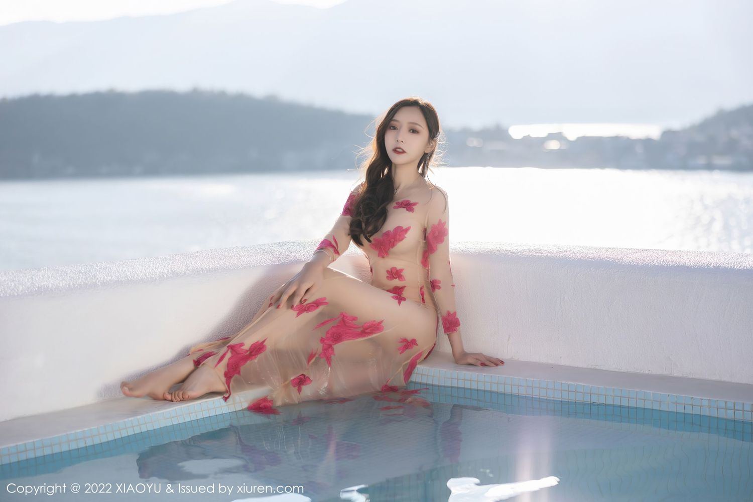 性感女神王馨瑶yanni - 杏橙双色花裙云南写真